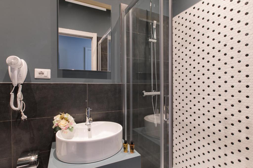 Ванная комната в Le Texture Premium Rooms Duomo-Cordusio