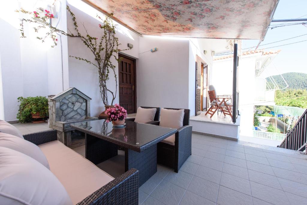 Posezení v ubytování Eleni Studios Neo Klima Skopelos