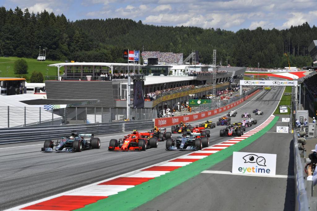 Fotografie z fotogalerie ubytování GrandPrixCamp, closest to the Red Bull Ring, up to 4 guests in a tent v destinaci Spielberg