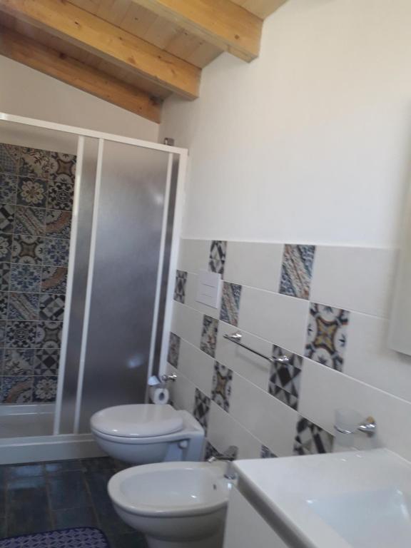 A bathroom at SardAma B&B Affittacamere