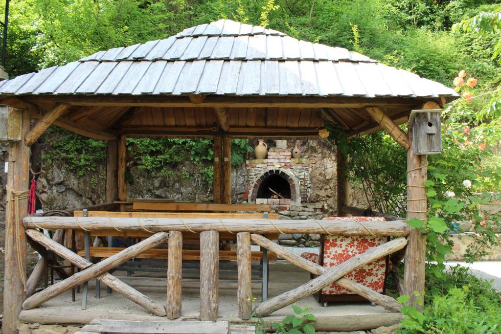 Fotografie z fotogalerie ubytování Nikala's house v destinaci Bordžomi