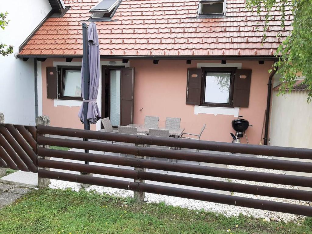 Budova, kde se apartmán nachází