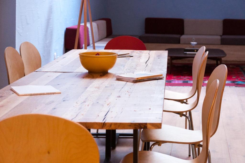 Posezení v ubytování Ura Hostel