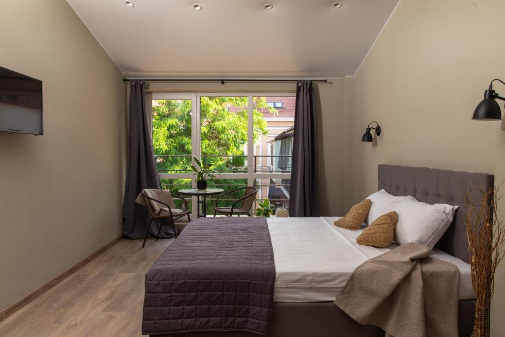 Poet Apartments photo 2