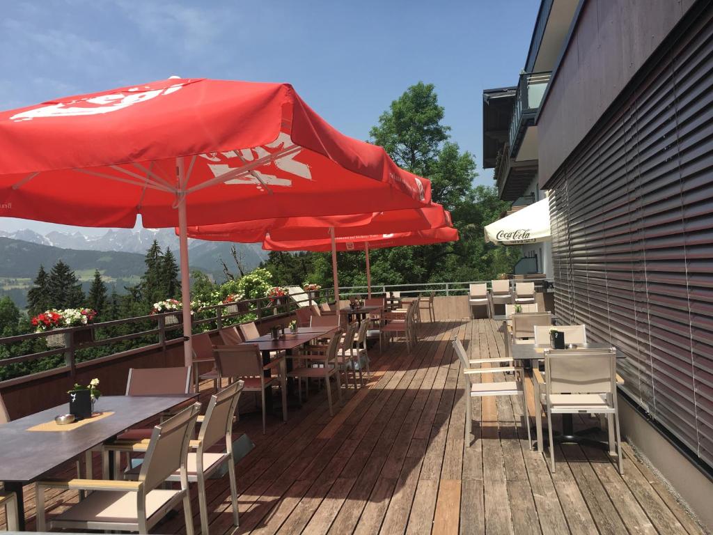 Nespecifikovaný výhled na hory nebo výhled na hory při pohledu z hotelu