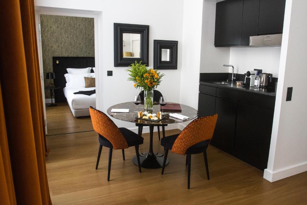 Hôtel Cardinal Bordeaux Centre - Resim 8