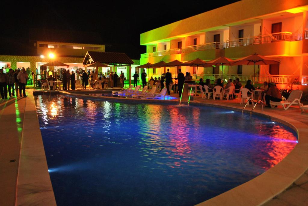 Swimmingpoolen hos eller tæt på Porto da Serra Hotel