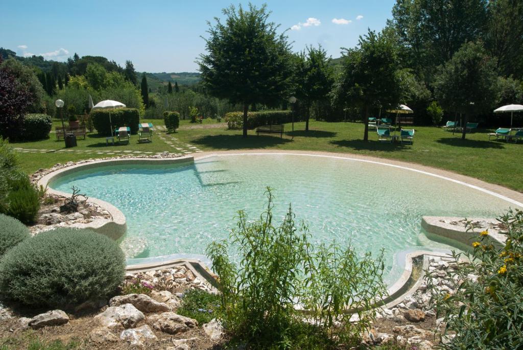 Bazén v ubytování Hotel Sovestro nebo v jeho okolí