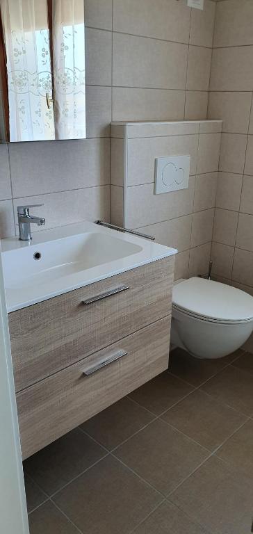 A bathroom at Appartamenti Lino