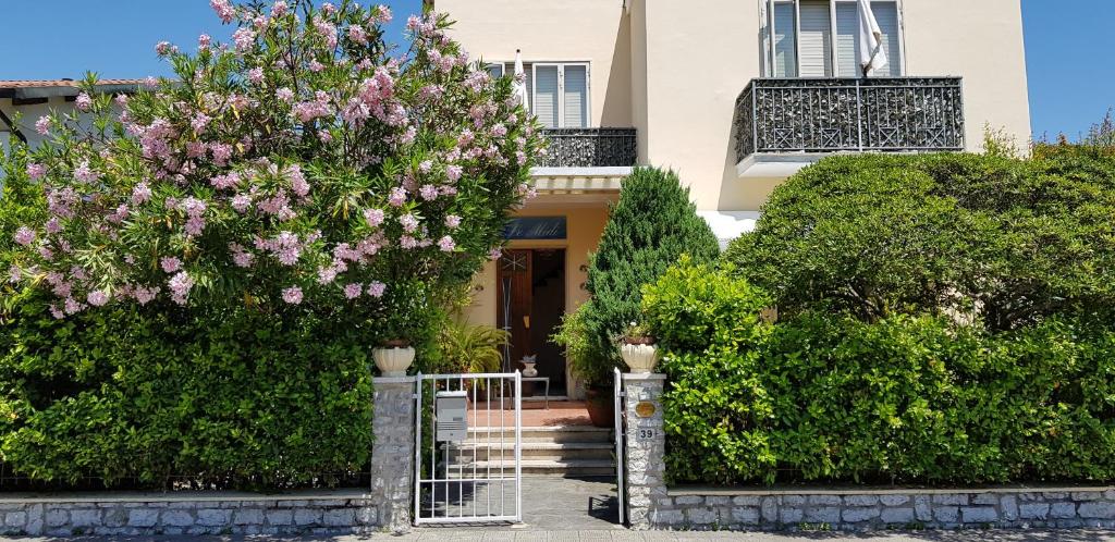 Zahrada ubytování Le Midi Versilia