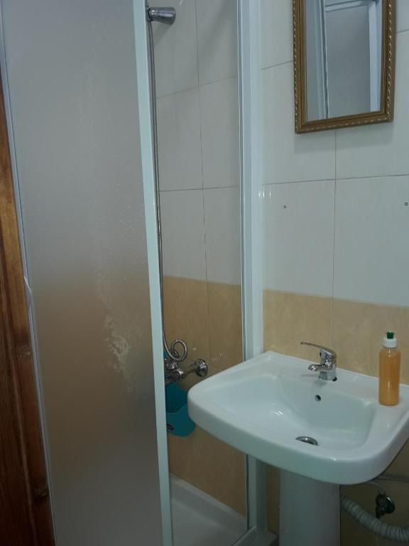Ванная комната в Marina's Rooms