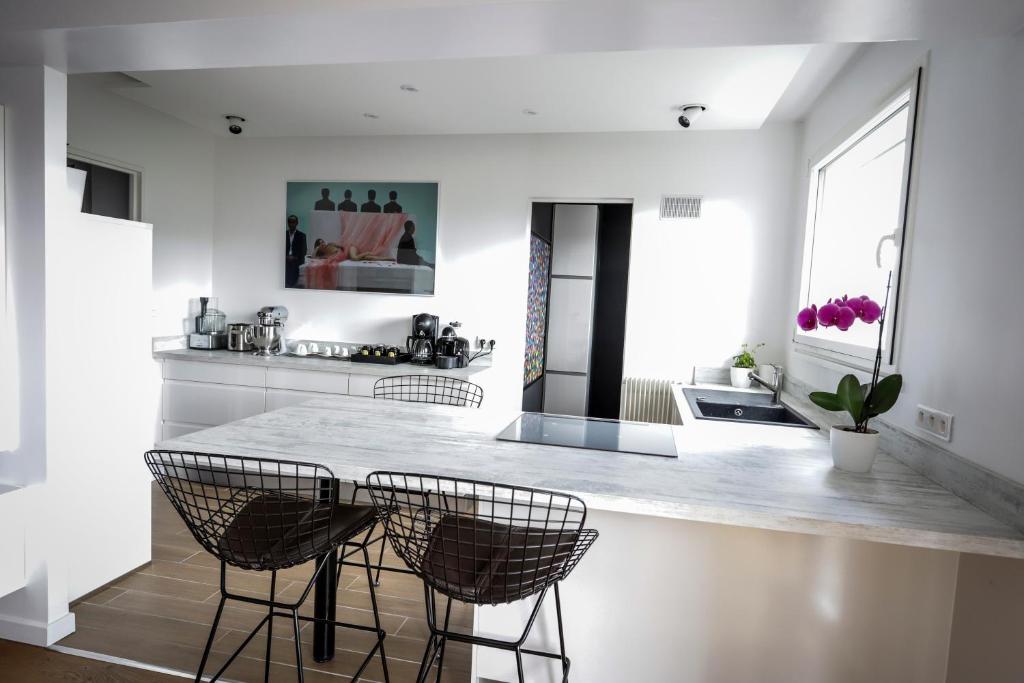 The Sparkling Castle - 16