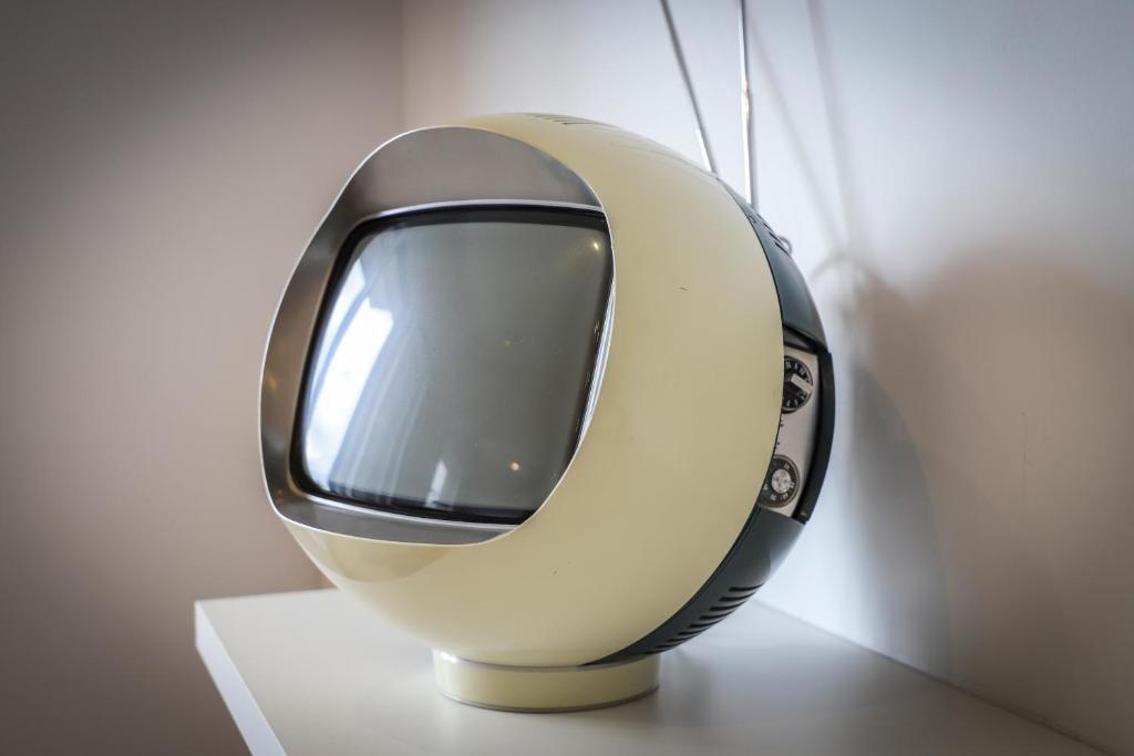 The Sparkling Castle - 10