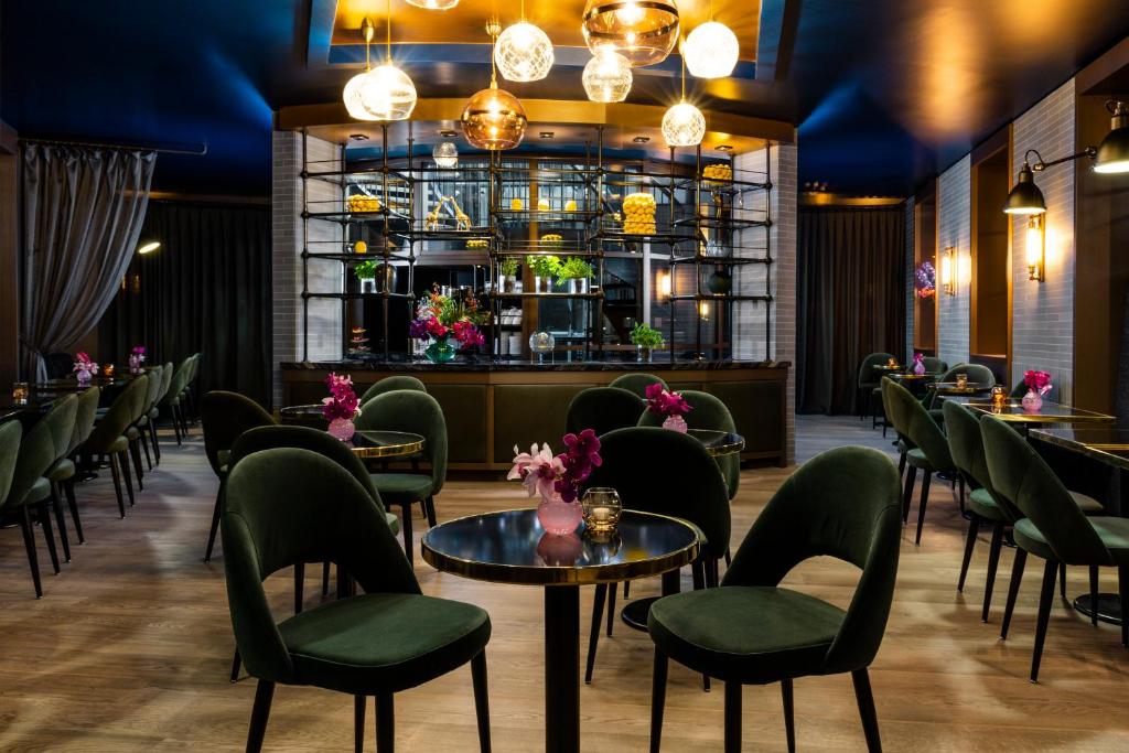 Lounge nebo bar v ubytování Hotel AMO by AMANO Friedrichstraße