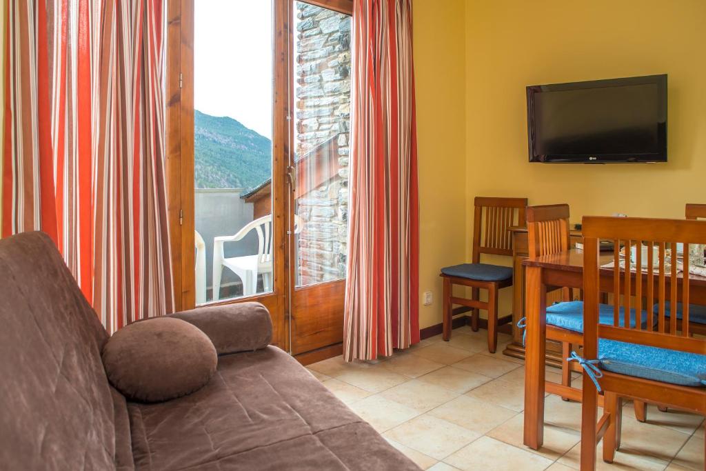 Nespecifikovaný výhled na hory nebo výhled na hory při pohledu z aparthotelu