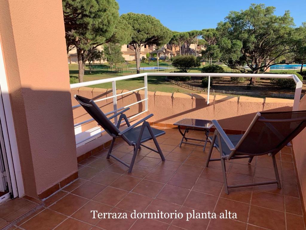 Bazén v ubytovaní Novo Sancti Petri - Adosado Residencial El Trebol - Chiclana alebo v jeho blízkosti