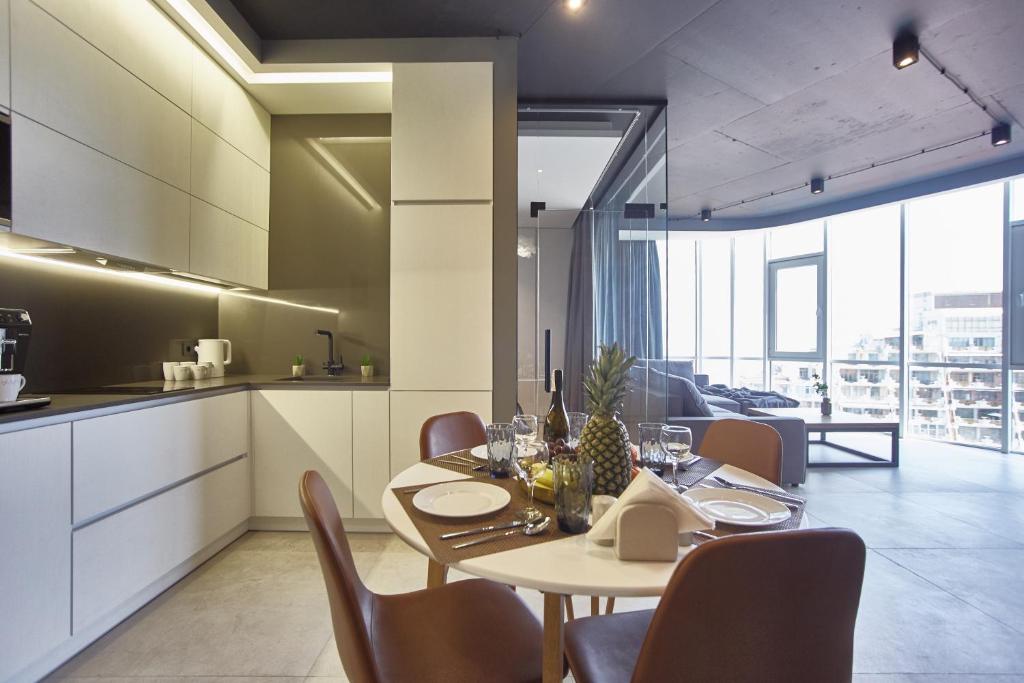 Gagarin Plaza Luxury Sea View Apartments - 带有海景的工作室公寓