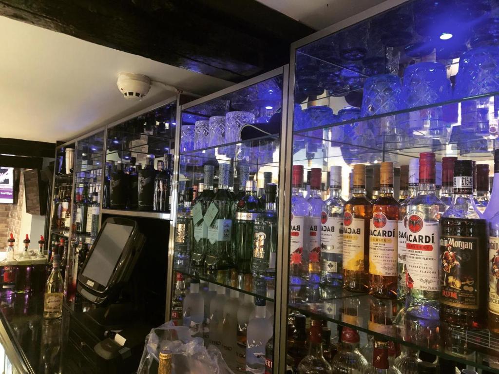 The Old Black Horse Inn - Resim 28