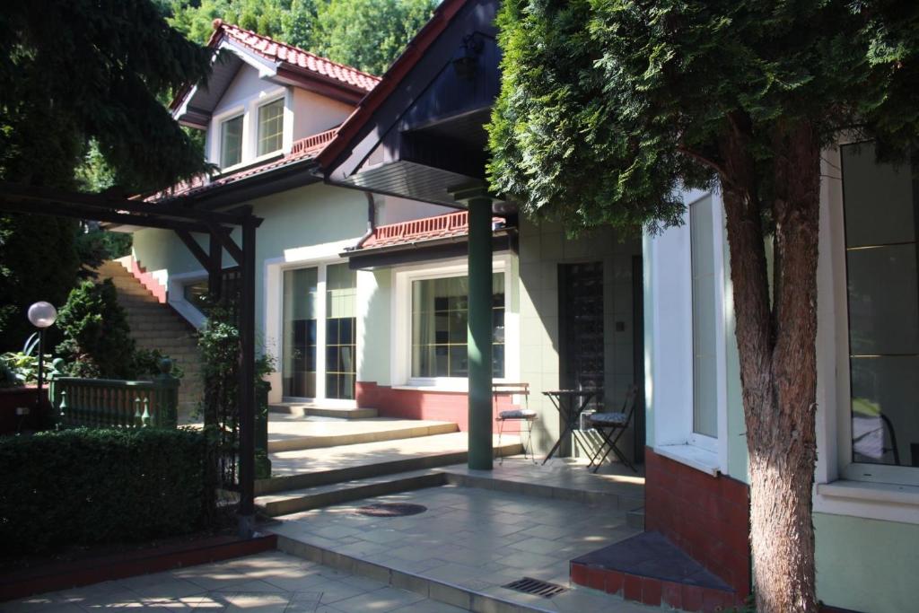Budova, v ktorej sa apartmán nachádza