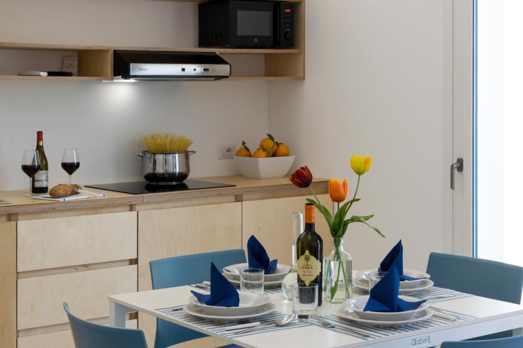 A kitchen or kitchenette at Vitop Residence