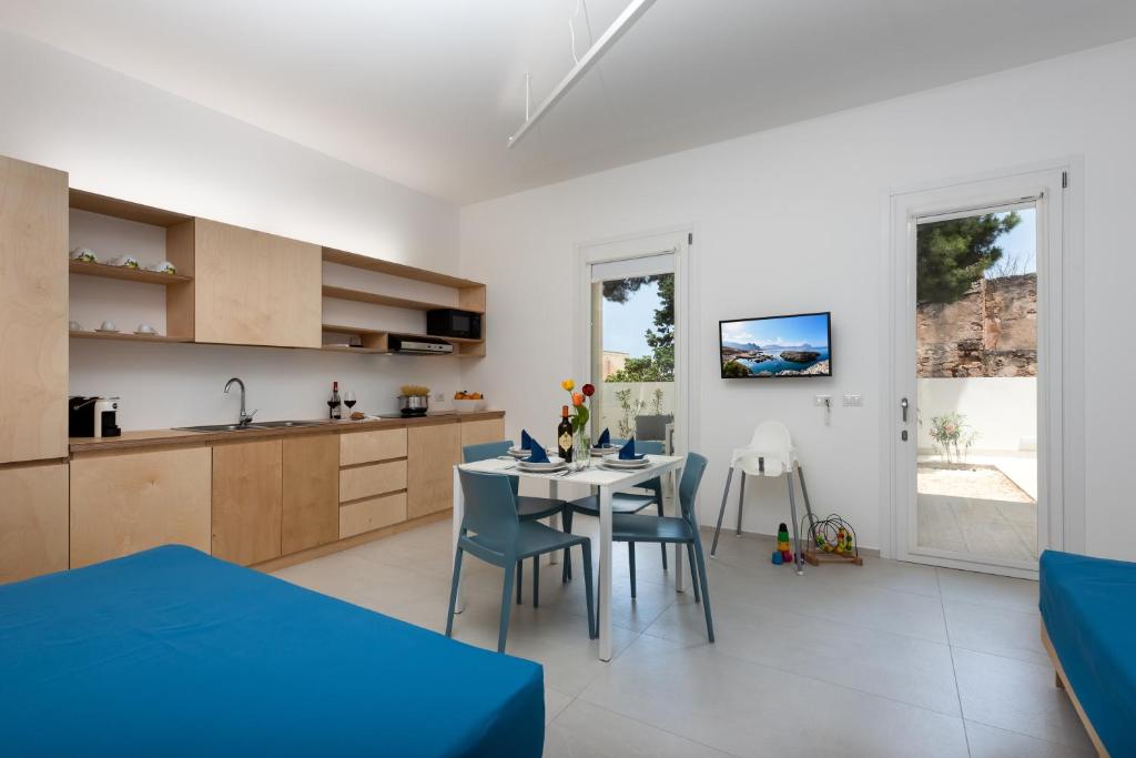 A kitchen or kitchenette at Vitop Residence
