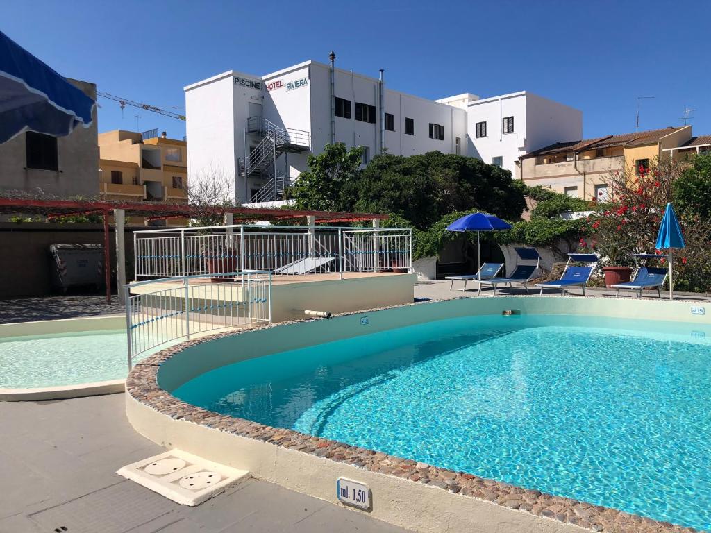 Bazén v ubytování Hotel Riviera nebo v jeho okolí