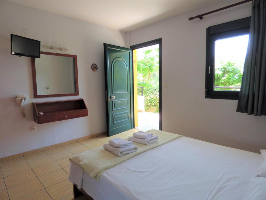 Dolphins Apartments & Rooms - 8