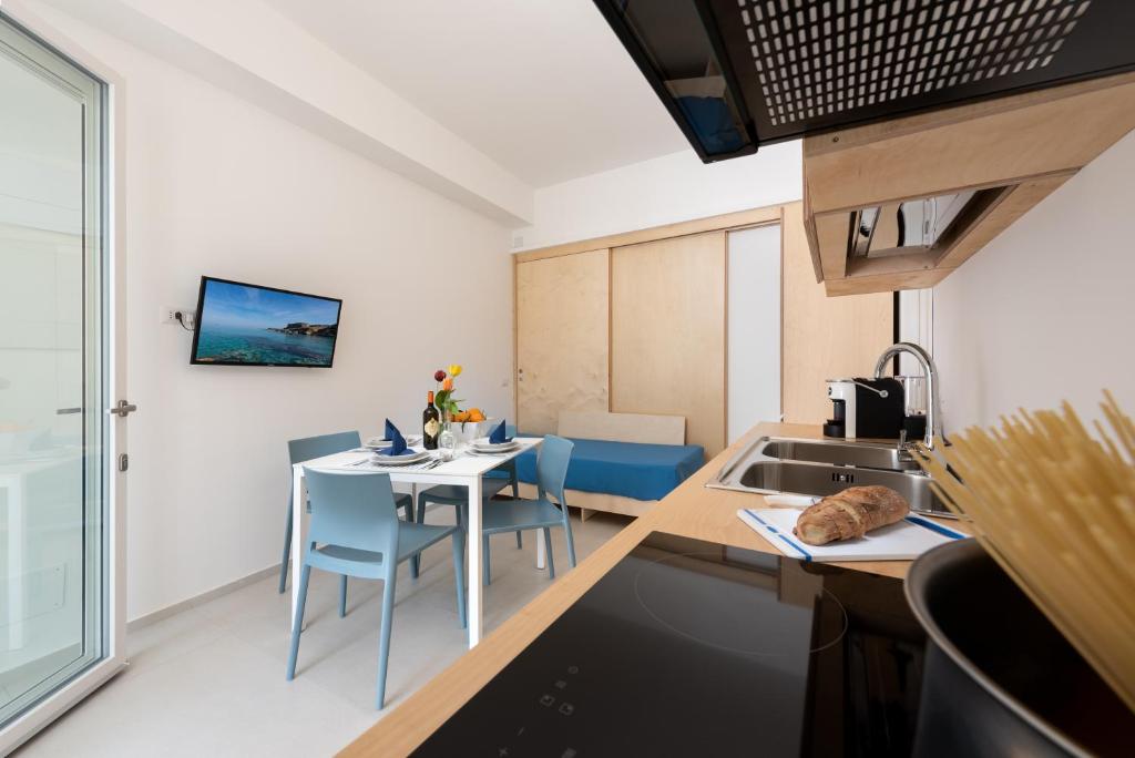 A kitchen or kitchenette at Vitop Residence