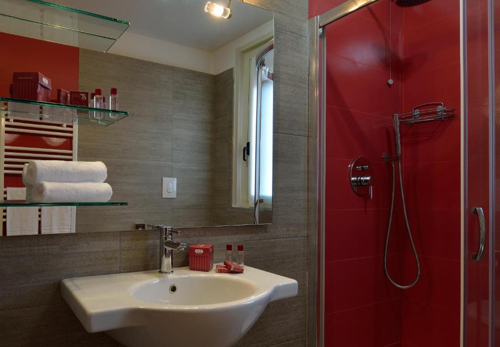 Koupelna v ubytování Hotel Carlton