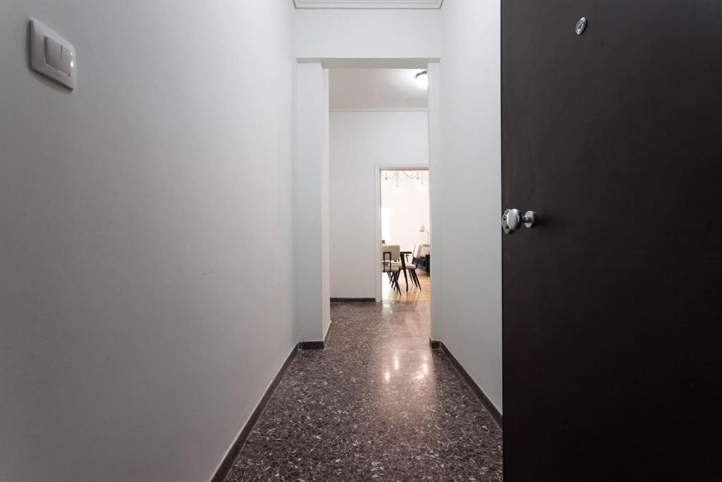 Kép Luxurious Family Home in the Heart of Athens szállásáról Athénban a galériában