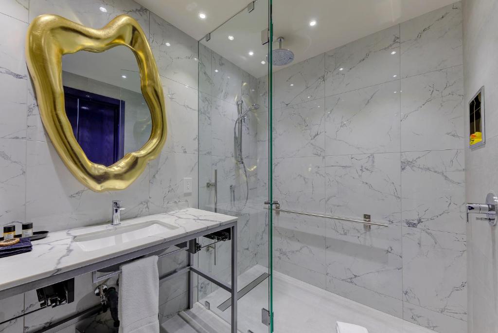 
Classic Room with City View
