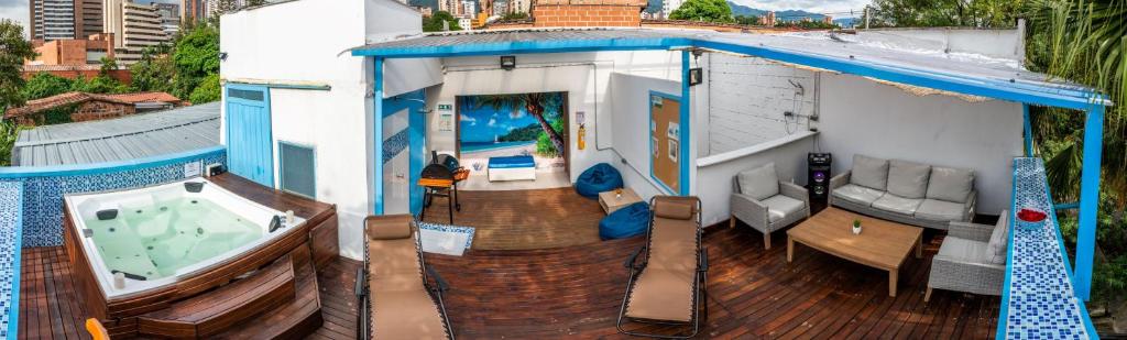 Bazén v ubytování Air Guest House nebo v jeho okolí