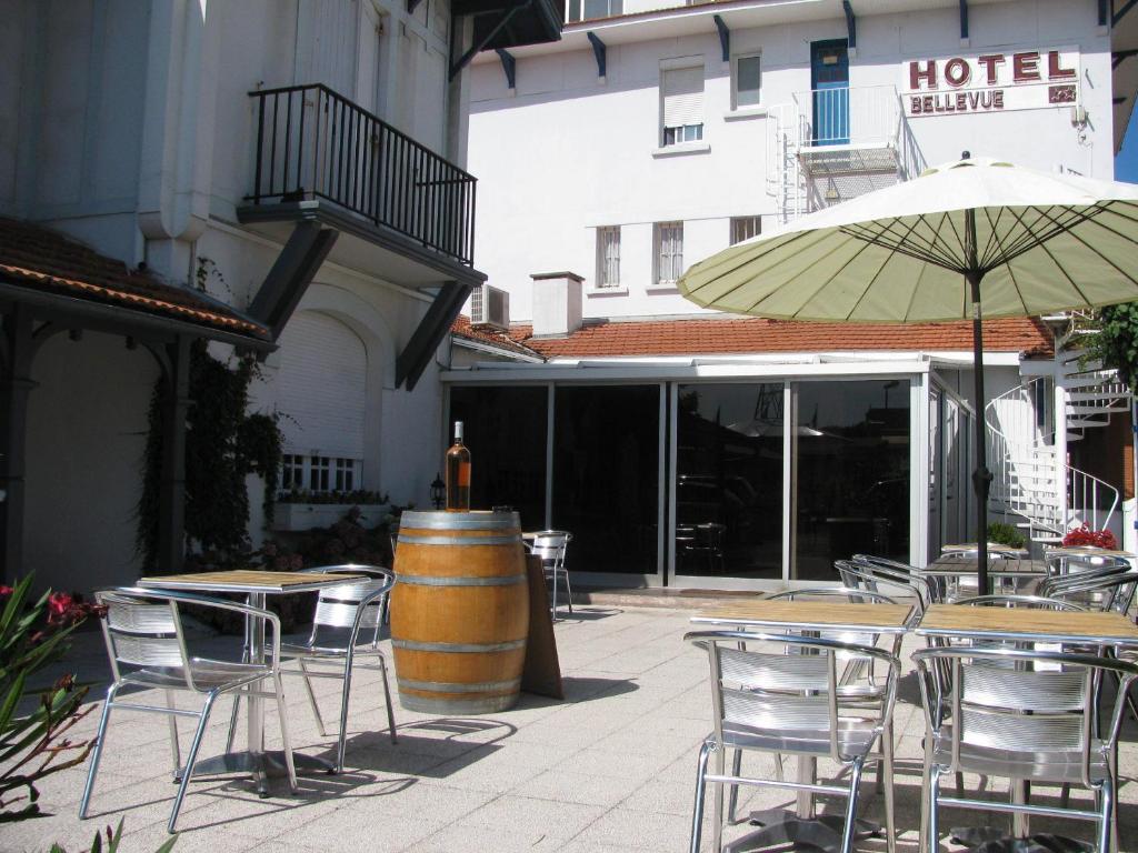 Restaurace v ubytování Hôtel Bellevue