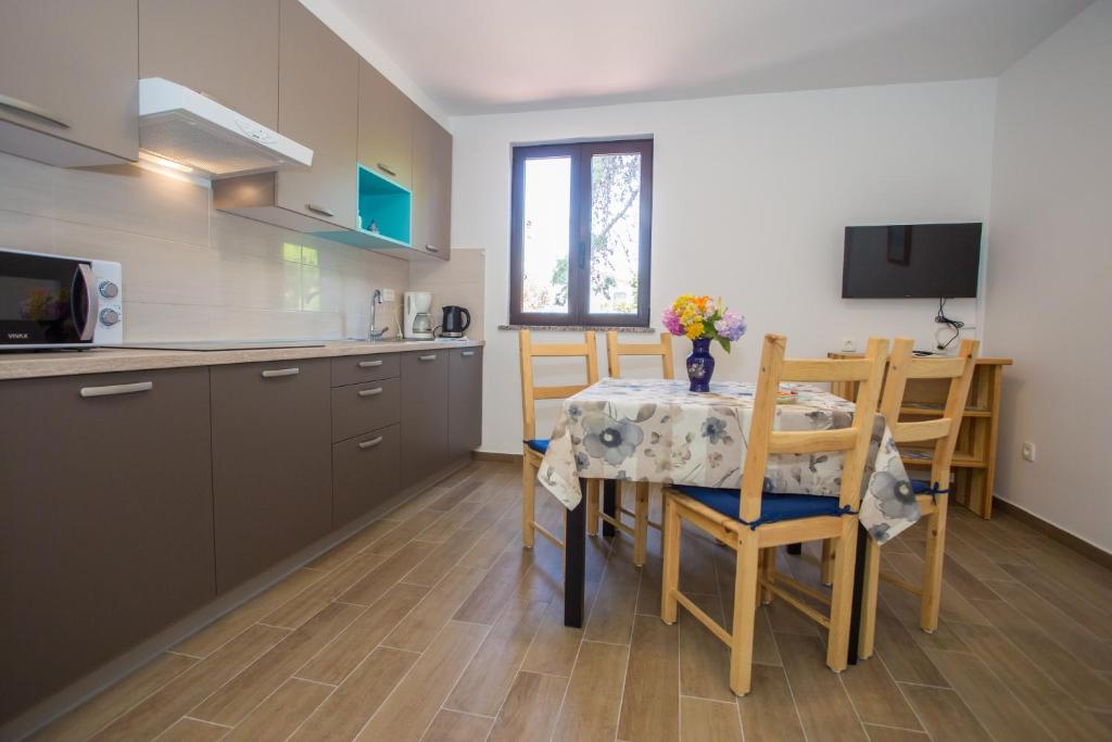 Dapur atau dapur kecil di Apartment Ivan