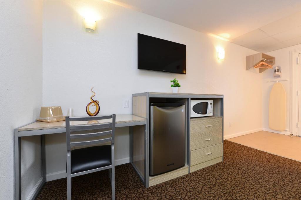 Kuchyň nebo kuchyňský kout v ubytování Inn At Jericho