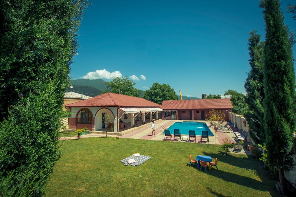 Bazén v ubytování Pawlonia Villa Kvareli nebo v jeho okolí