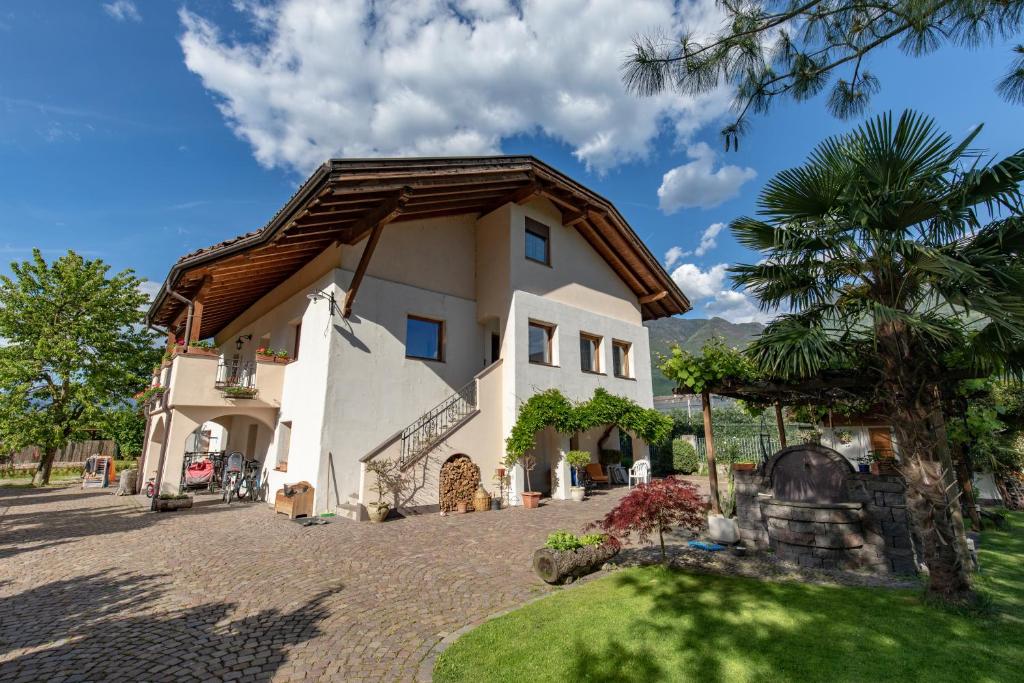 Budova, v ktorej sa apartmán nachádza