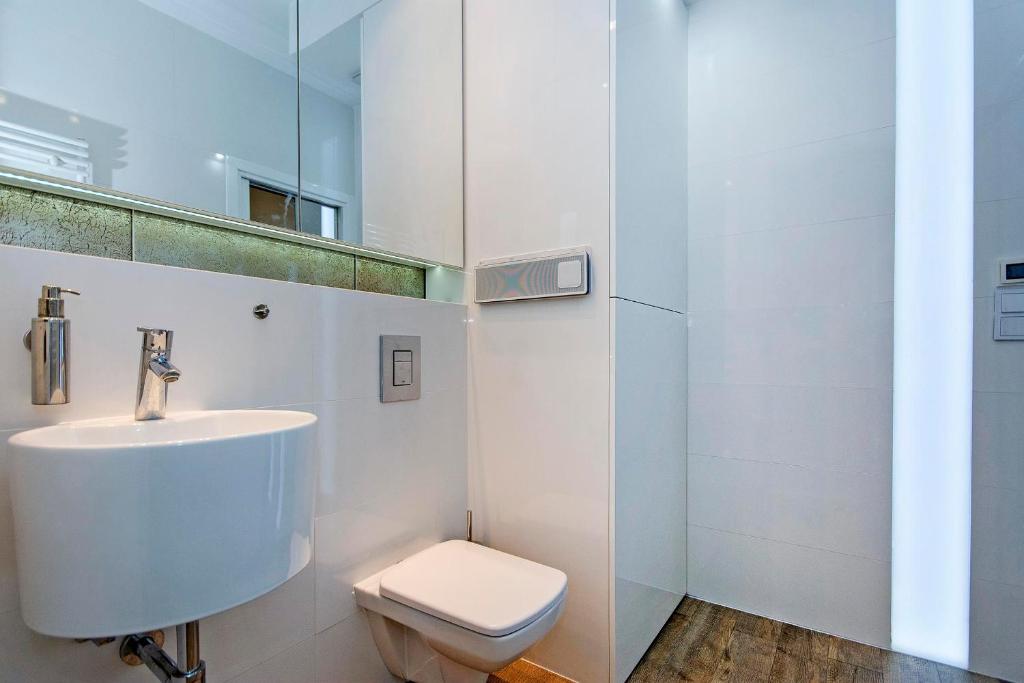 Kúpeľňa v ubytovaní Przy plaży - Neptun Park by OneApartments