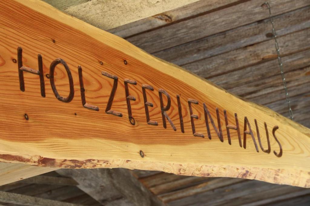 Certifikát, hodnocení, plakát nebo jiný dokument vystavený v ubytování Holzferienhaus