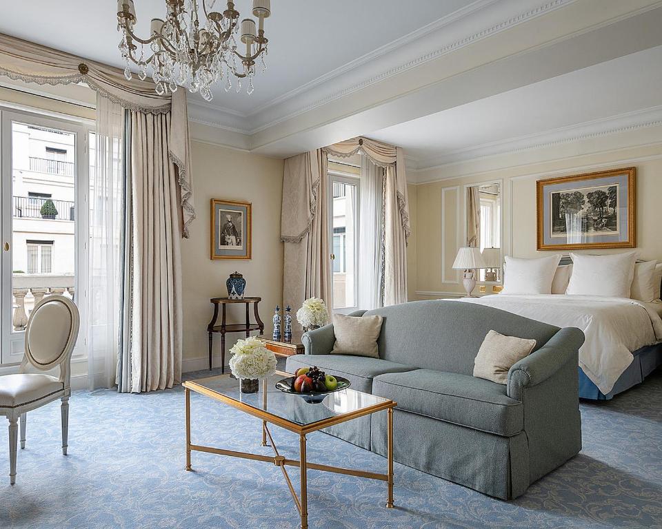 Hotel room Duplex Suite , Four Seasons Hotel George V Paris, Paris