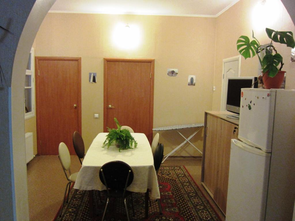 Kuchyň nebo kuchyňský kout v ubytování Ludmila guest house - гостевой дом "Людмила"
