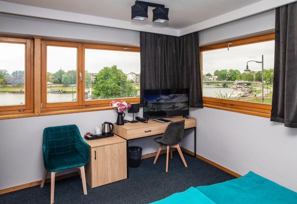 
Deluxe Twin Room with Riverview
