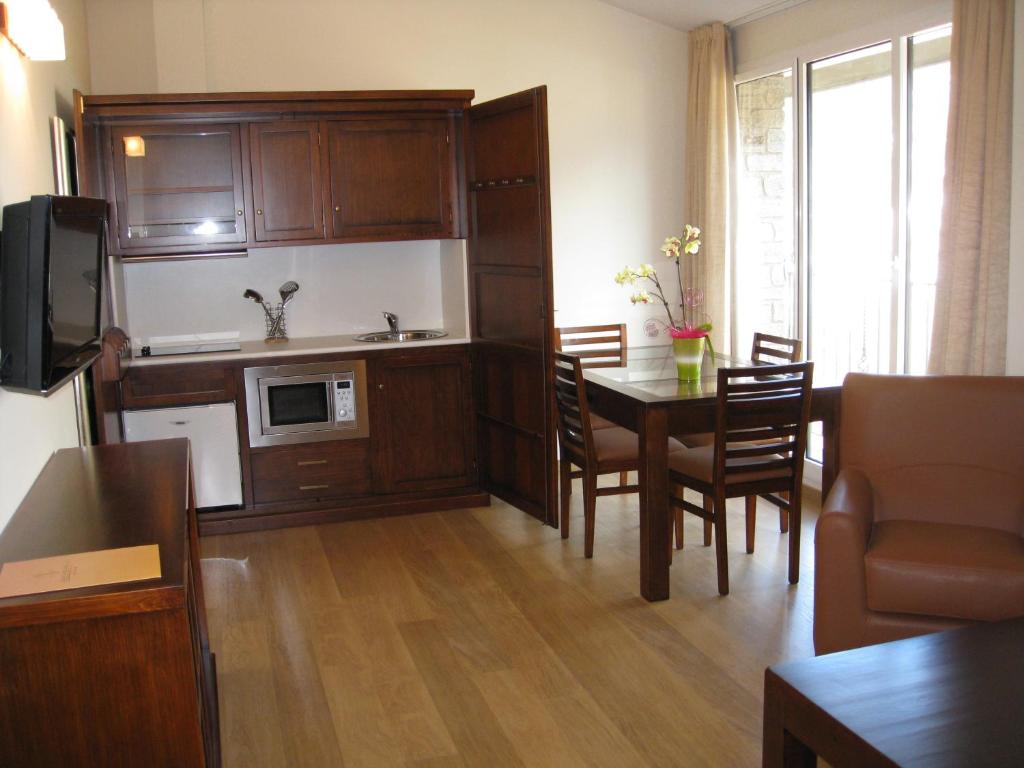 Una cocina o zona de cocina en Obaga Blanca & Spa