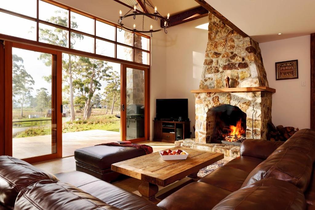 Posezení v ubytování Adventure Bay Retreat Bruny Island