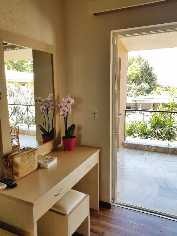 Hotel Kalamitsi Apartments - 6