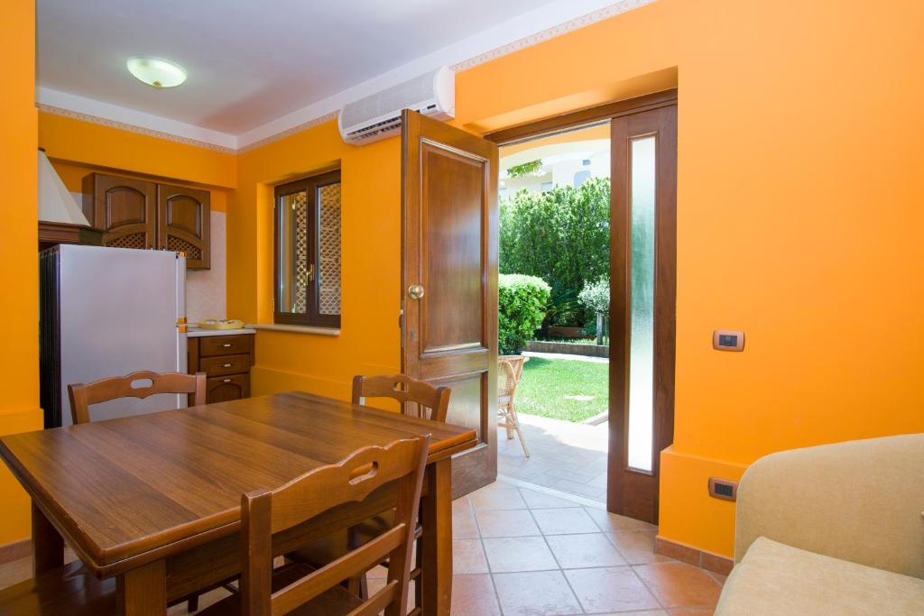 Кухня или мини-кухня в Residence Baia Infreschi
