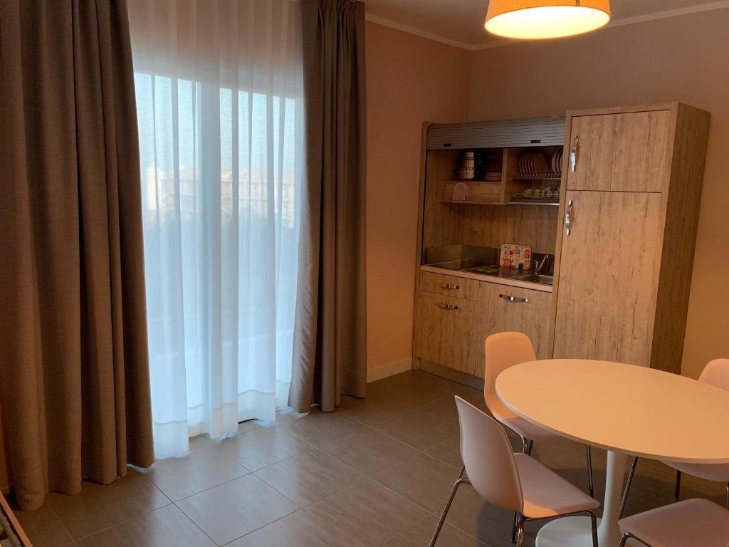 Kuchyň nebo kuchyňský kout v ubytování RED'S apartments