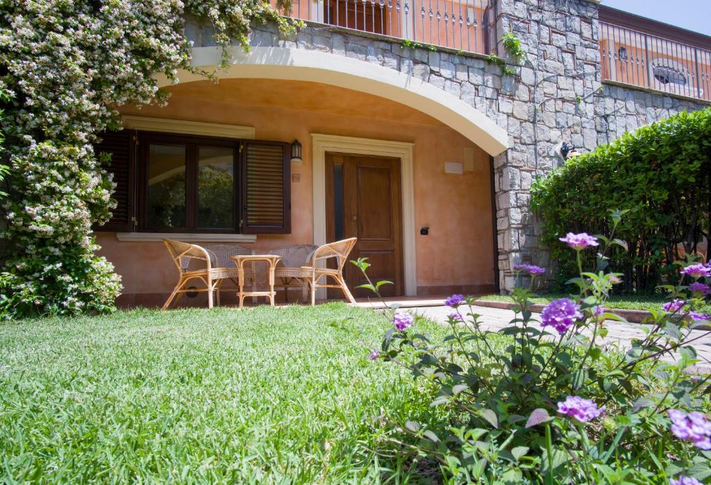 Сад в Residence Baia Infreschi