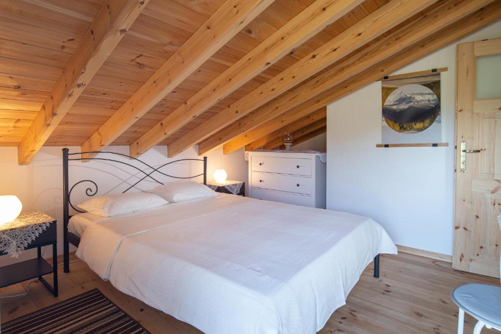 Postel nebo postele na pokoji v ubytování Pratsas House