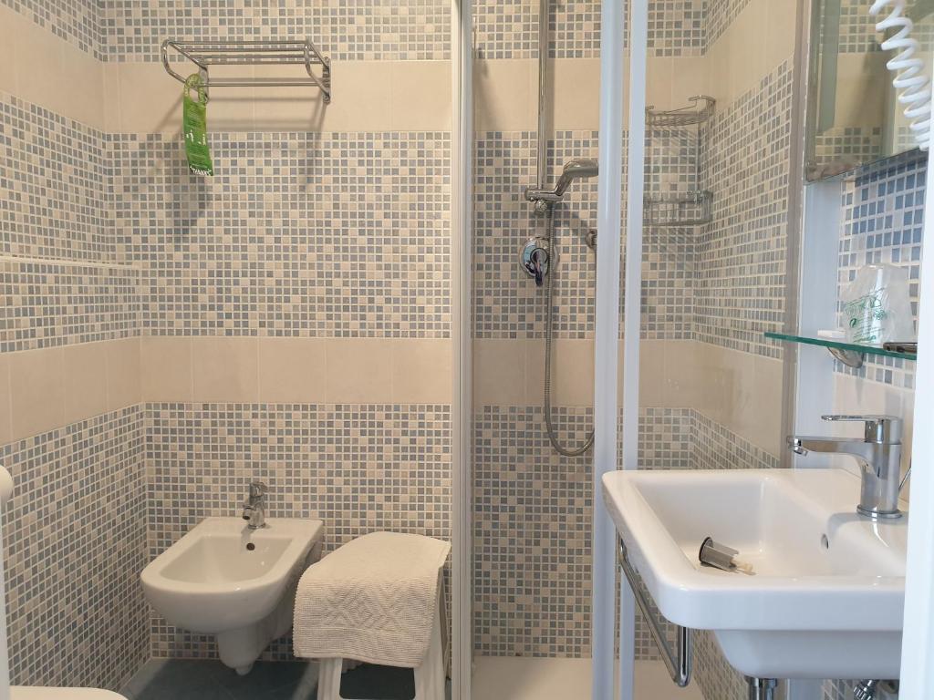 Koupelna v ubytování Hotel Madison